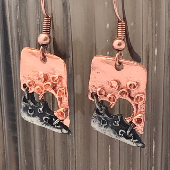 NWT ANJU Handcrafted rose jewelry set - Picture 2 of 3